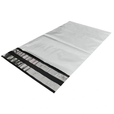 Afbeelding van Verzendzakken 320mm X 420mm Met Dubbelvoudige Sluiting Witte Buitenzijde Zwart Van Binnen 500 Stuks