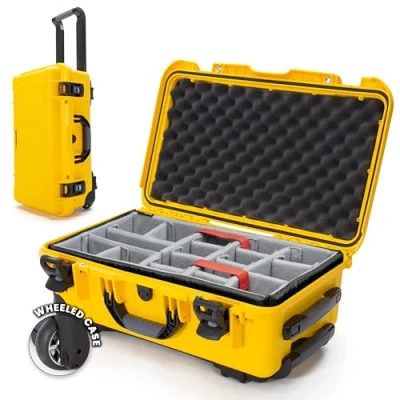 Afbeelding van Nanuk 935 Waterdichte Carry On Hard Case met Wielen en Gewatteerde Divider Geel