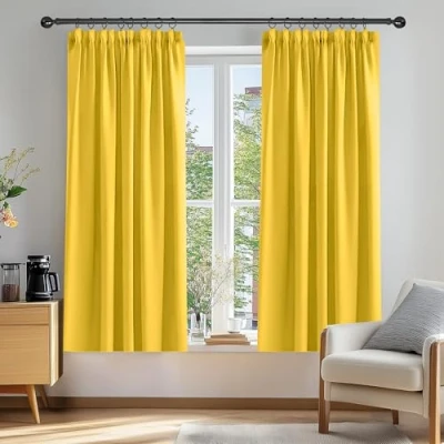 Afbeelding van Deconovo Verduisterende Gordijnen met Plooiband, Kant en Klaar, Ondoorzichtige voor Slaapkamer, 117x138 cm (B x H), Citroengeel, 2 stuks