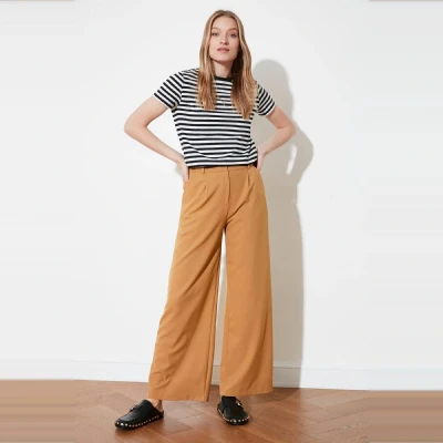 Afbeelding van Trendyol Donkerbruine Hoge Taille Wijde Pijpen Geplooide Geweven Stoffen Broek Twoaw21Pl0076
