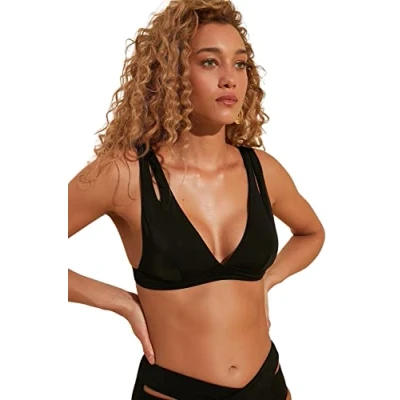 Afbeelding van Trendyol Zwarte Triangel Bikinitop Met Uitsparing/Venster TBESS20BU0202