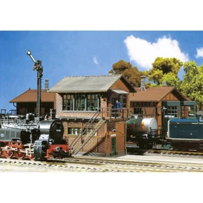 Afbeelding van FALLER Stellwerk Mittelstadt modelbouwset met 364 onderdelen 83 x 62 101 mm I modelspoorbaan accessoires H0 gebouw standwerk, divers