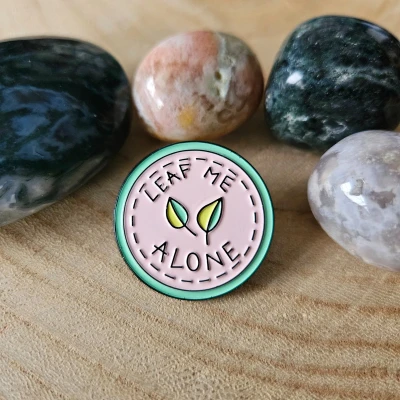 Afbeelding van Leaf me alone, Enamel pin, speldje, verzamelen