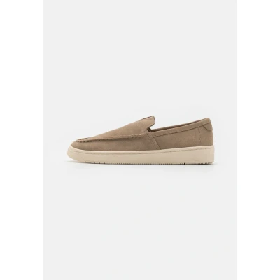 Afbeelding van TOMS TRVL LITE Loafer Instappers, Heren, Maat: 44, Taupe Veloursleer