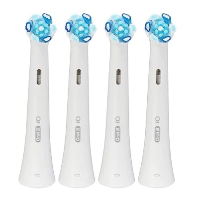 Afbeelding van Oral B iO Ultimate Clean elektrische tandenborstelkop, gedraaide en schuine borstelharen voor diepere plaquetverwijdering, 4 stuks tandenborstelkoppen, wit