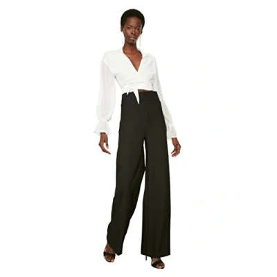 Afbeelding van Trendyol Zwarte Broek Met Hoge Taille En Ribdetail Tprss20Pl0105
