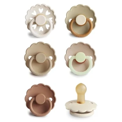 Afbeelding van FRIGG Multipack Fopspeen van latex, verpakking met 6 fopspenen, natuurlijk rubber, gemaakt in Denemarken, symmetrische speen kersenvorm, (Cinnamon Charm, maat 1, 0 maanden)