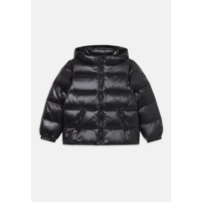 Afbeelding van TOMMY HILFIGER Tussenjas &#039;ESSENTIAL&#039; zwart