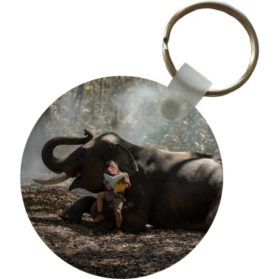 Afbeelding van Sleutelhanger Olifant Jongen Boek Bos Dieren Natuur Plastic Rond Uitdeelcadeautjes