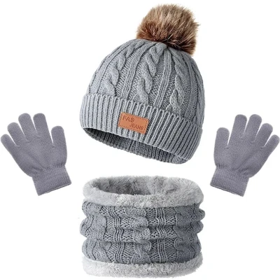 Afbeelding van Winter set 3 stuks Grijs 1 tot 5 jaar Beanie muts, ronde sjaal, handschoenen delige voor kinderen