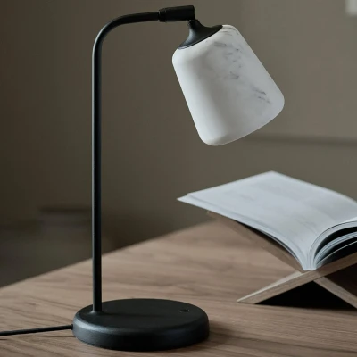 Afbeelding van New Works Material Bureaulamp The Black Sheep