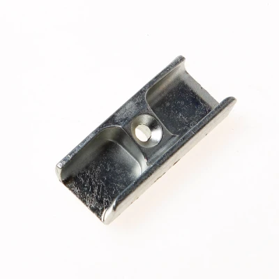 Afbeelding van Sluitplaat hout vlak 20mm + pos.nok 8x5 zilve