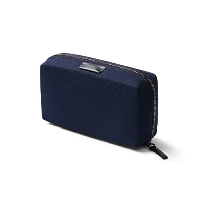 Afbeelding van Bellroy Tech Kit, techaccessoires ritsbuidel (powerbank, telefoonoplader, kabels, oortjes) Navy