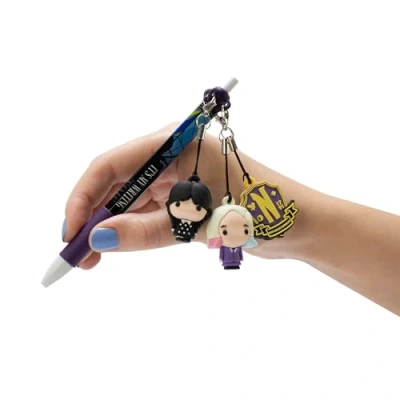 Afbeelding van Charming Wednesday biros met minifiguurtje om te verzamelen