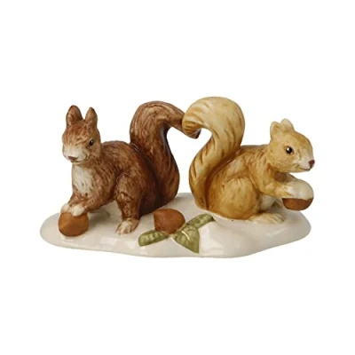 Afbeelding van Goebel Eekhoorntje op foerageren winterbos, gemaakt van aardewerk, hoogte 4 cm, 66 704 48 1
