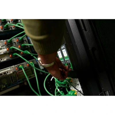 Afbeelding van APC APDU10150ME Metered, 0U, 32A, 230V, 20x C13/15 + C13/15/19/21, IEC309 32A stekker