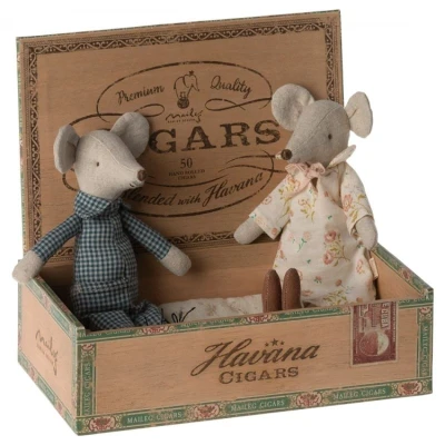 Afbeelding van Maileg Opa &amp; Oma Muis In Sigarendoos