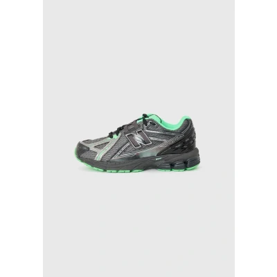 Afbeelding van New Balance PC 1906 Sneakers laag voor kinderen, Maat: 32.5, Black Kunststof/ textiel