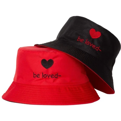Afbeelding van Reversible bucket hat vissershoedje be loved rood/zwart zonnehoed omkeerbaar