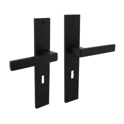 Afbeelding van Deurklink Hera op schild sleutelgat 56mm mat zwart