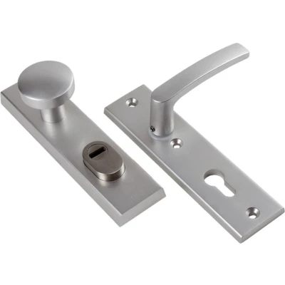 Afbeelding van AMI kortschild veiligheidsbeslag knop/kruk PC 55 met kerntrekbeveiliging (rechthoekig) SKG***