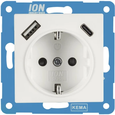 Afbeelding van ION industries stopcontact met randaarde en USB A + C kinderbeveiliging V1/J1 alpin wit mat (10.300.415) wandcontactdoos