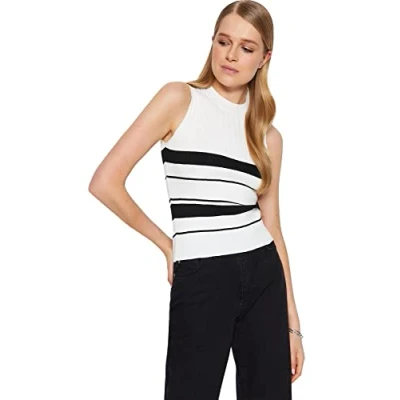 Afbeelding van Trendyol Ecru Gebreide Blouse Met Ronde Hals Twoss21Bz0370