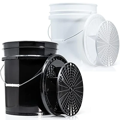 Afbeelding van detailmate Black &amp; White Set 2 x Magic Bucket wasemmers 20 l/5 liter + vuilzeef deksel zwart wit accessoires voor professionele auto handwas autowas motorwas autoonderhoud