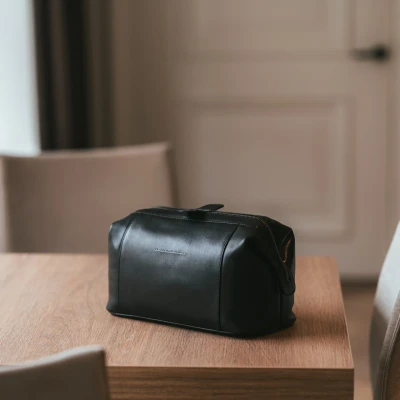 Afbeelding van Leren Toilettas Zwart Biassa The Chesterfield Brand
