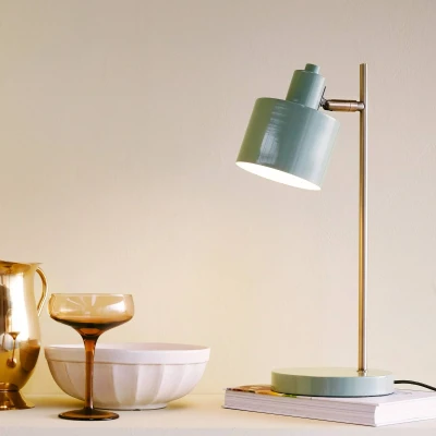 Afbeelding van Dyberg Larsen Ocean tafellamp, olijf, hoogte 43 cm, metaal