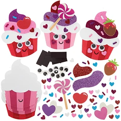 Afbeelding van Baker Ross FX329 Liefdeshart Cupcake Magneet sets pak van 8, Valentijnsdag Schuim Knutsel Set voor kinderen
