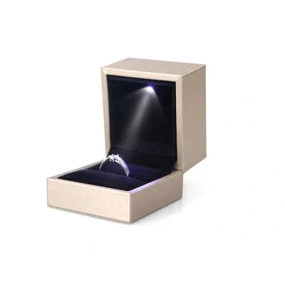 Afbeelding van Kwaliteit sieradendoos Ringdoos Sieraden Gift Box Valentijnsdag Aanzoek LED verlichting liefde Trouwring houder Huwelijk Ring Case Goud