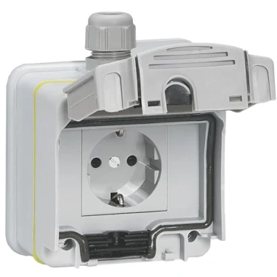 Afbeelding van Legrand, Stopcontact voor elektrische auto&#039;s, Green&#039; Up, laadsysteem voertuigen of plug in hybride, modus 1 &amp; 2 compatibel, fase, laadstroom van 8 16 A, 3,7 kW, opbouw, IK08, IP44,