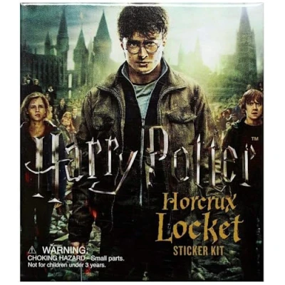 Afbeelding van Harry Potter Locket Horcrux Kit and Sticker Book