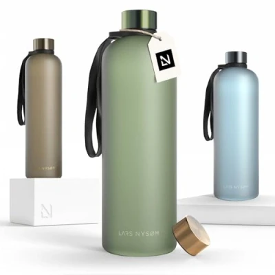 Afbeelding van LARS NYSØM Drinkfles &#039;Blæst&#039; Ultralichte tritan waterfles 1500ml BPA vrij, lekvrij Inclusief 2 deksels Sage