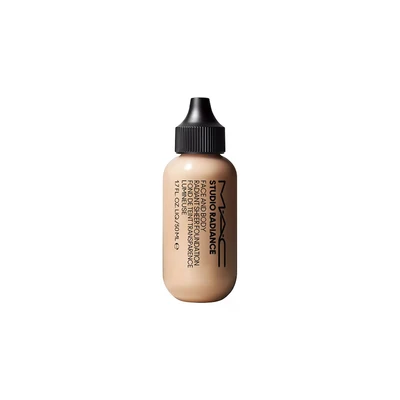 Afbeelding van M·A·C Studio Radiance Face and Body Radiant Sheer Foundation N0