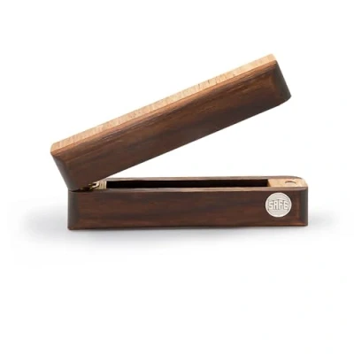 Afbeelding van Handgemaakte beschermhoes van walnoot en eikenhout met magneetsluiting voor USB sticks crypto portefeuilles, ideaal Ledger wallets, Nano S, koude portefeuilles