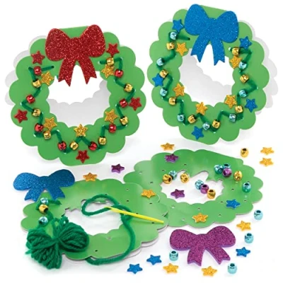 Afbeelding van Baker Ross FE919 Kerstmis krans borduur kaarten sets Pak van 6, maak je eigen kerstkaarten, inleiding tot rijgen voor beginners, educatief handwerk kinderen