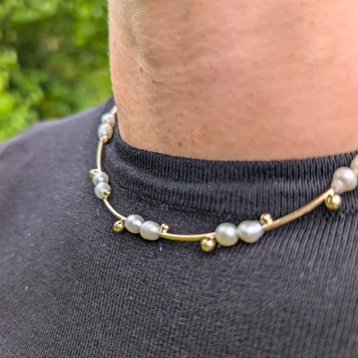 Afbeelding van Ketting goud met afgewisseld zoetwater parels gouden staafjes een knopje