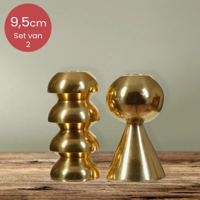 Afbeelding van Gouden aluminium duo kandelaars voor 2 kaarsen 9,5 cm kerstdecoratie kerst luxe dinerkaarsen