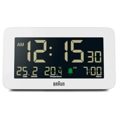 Afbeelding van Braun Digitale wekker met datum, maand en temperatuur weergegeven, negatief lcd display, snelset, Crescendo piepalarm in wit, model BC10W.