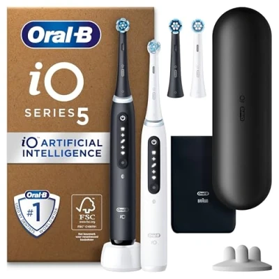 Afbeelding van Oral B iO 5 Duopak Elektrische Tandenborstels, Zwart + Wit, 4 Opzetborstels, 1 Reisetui, Etui voor de Opzetborstels1 Opzetborstelhouder