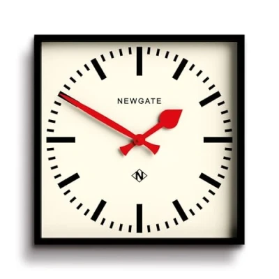 Afbeelding van NEWGATE® Nummer Vijf Railway Wandklok Vierkante Klok Keukenklok Kantoorklok Retro Designer Station Marker Dial (Rode Handen)