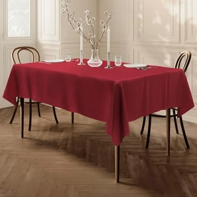 Afbeelding van Home Direct Tafelkleed van polyester, onderhoudsvriendelijk, rechthoekig, 140 x 200 cm, effen, bordeauxrood