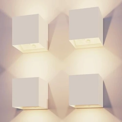 Afbeelding van Calex Volterra Oplaadbare Wandlamp Kubus 4 Stuks Up &amp; Down Tuinverlichting Modern Warm Wit Licht Voor Binnen en Buiten Waterdicht Eenvoudige Installatie Draadloos USB C Bewegingssensor
