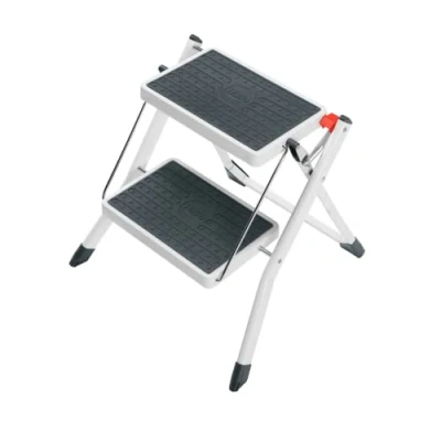 Afbeelding van Hailo MK60 Mini stalen trapladder, 2 grote treden met antislipmatten tot 150 kg, klapbeveiliging ontgrendelingsknop, draaggreep, roestvrij en eenvoudig op te bergen, wit
