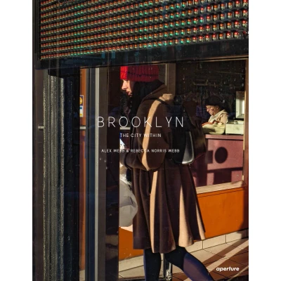 Afbeelding van Alex Webb and Rebecca Norris Webb: Brooklyn, The City Within