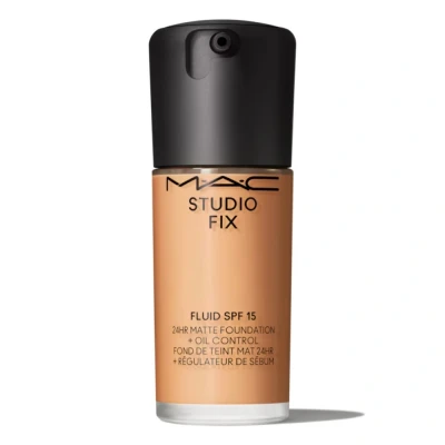 Afbeelding van Mac Studio Fix Fluid SPF 15 Foundation NC40