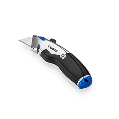 Afbeelding van Dahle Heavy Duty Cutter (trapeziumblad, metalen behuizing, met pakketbandsnijder, incl. 3 reservemesjes) zwart/zilver