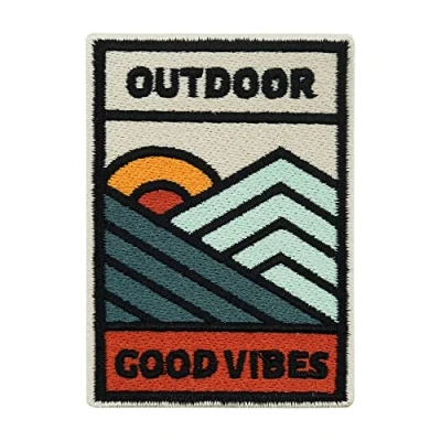 Afbeelding van Finally Home Patch om op te strijken en naaien, Outdoor Vibes bergpatches, natuurlijk strijkplaatje, wandelaars, retro camping patches, mountain strijkpatch